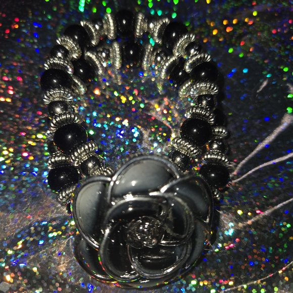 Fashion Jewelry I Rose Double Bracelet I Faux Black Pearl I Expandable - Picture 5 of 5